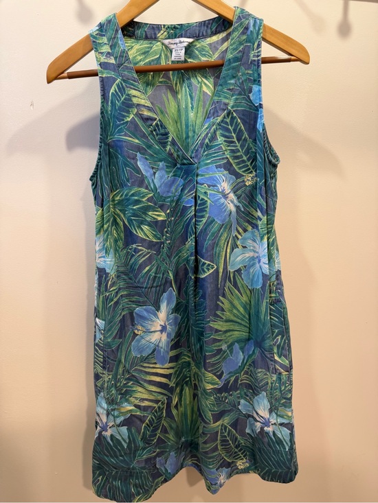 Tommy Bahama Dresses & Skirts - TOMMY BAHAMA Tropical Hibiscus Palm Leaf V-Neck Tencel Shift Dress, XS